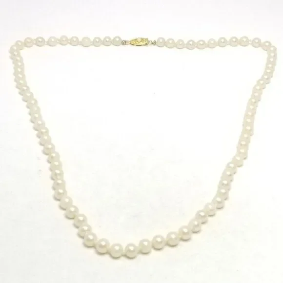 Vintage Faux Cream Pearl Beaded Necklace with Gold Tone Hook Clasp, Classic - Picture 5 of 5